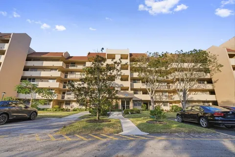 $125,000 | 7080 Environ Boulevard, Unit 423, Lauderhill, FL 33319