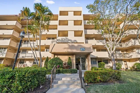 $125,000 | 7080 Environ Boulevard, Unit 423, Lauderhill, FL 33319