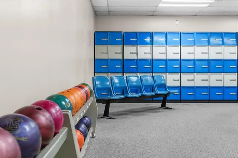 $125,000 | 7080 Environ Boulevard, Unit 423, Lauderhill, FL 33319