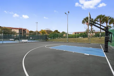 $125,000 | 7080 Environ Boulevard, Unit 423, Lauderhill, FL 33319