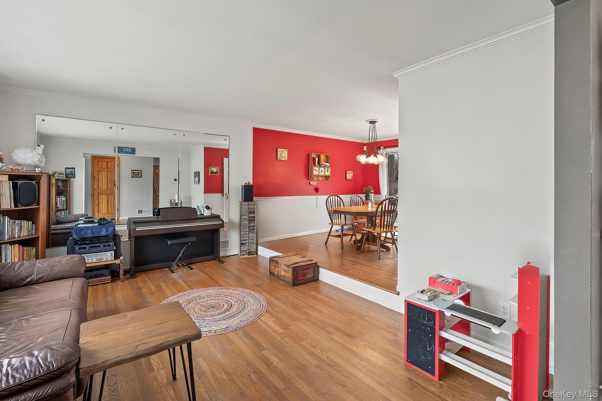 67 Duell Road White Plains, NY 10603 - Photo 4 of 29 Living Room