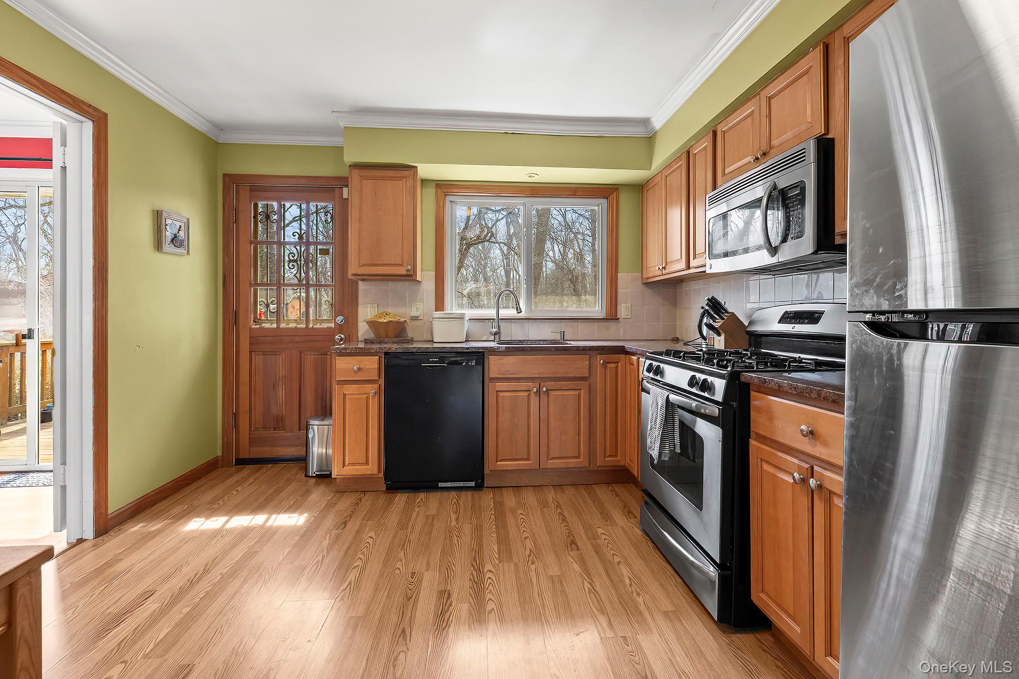 67 Duell Road White Plains, NY 10603 - Photo 6 of 29 Kitchen
