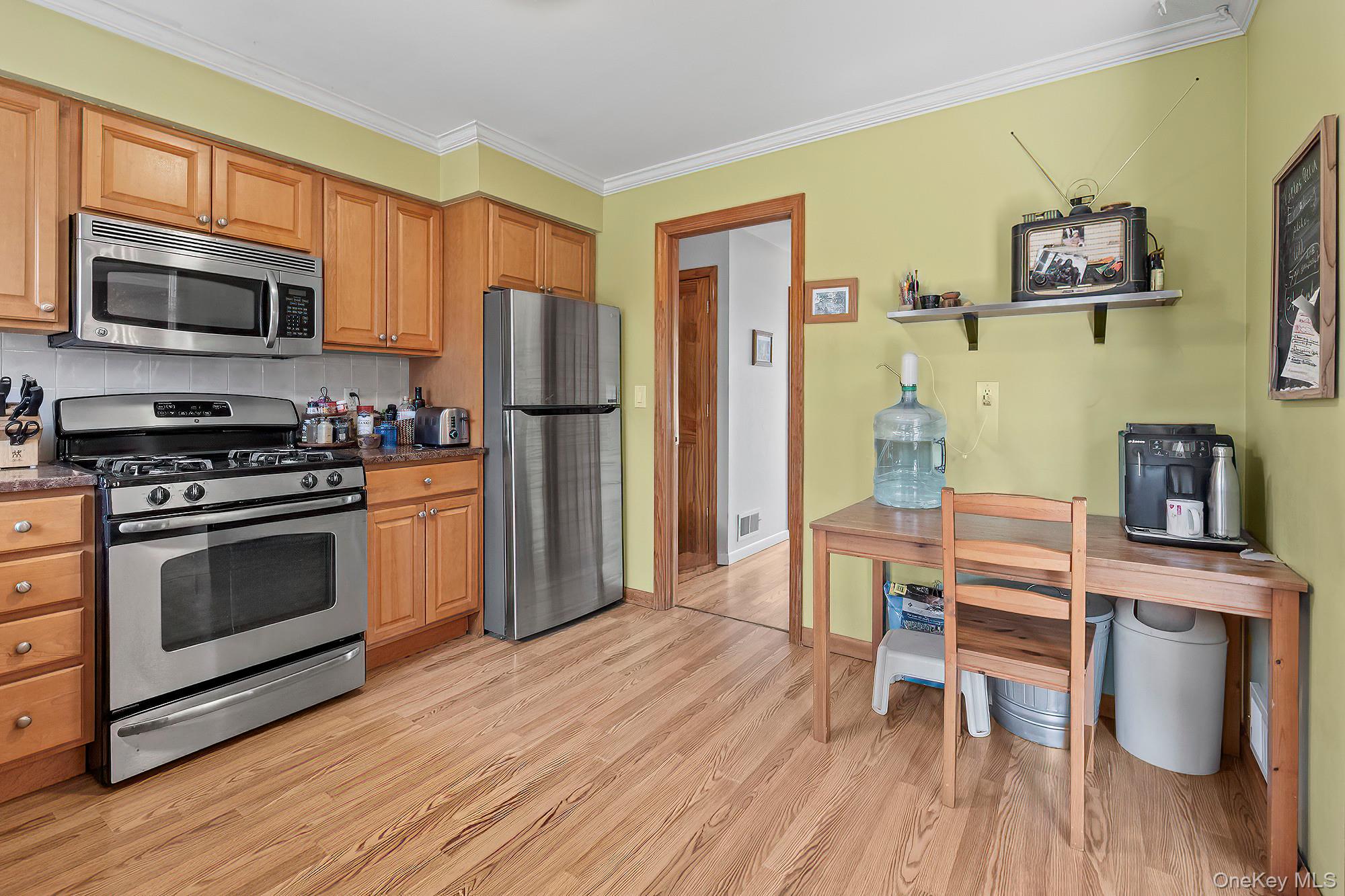 67 Duell Road White Plains, NY 10603 - Photo 7 of 29 Kitchen