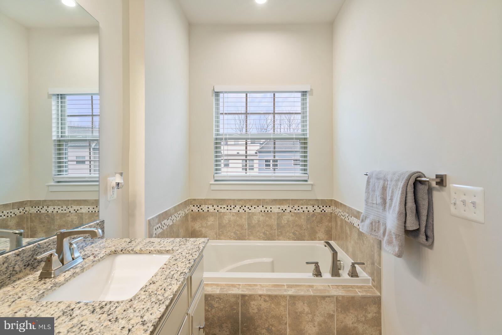 2117 Hemlock Bay Road Dumfries, VA 22026 - Photo 23 of 43 Soaking tub