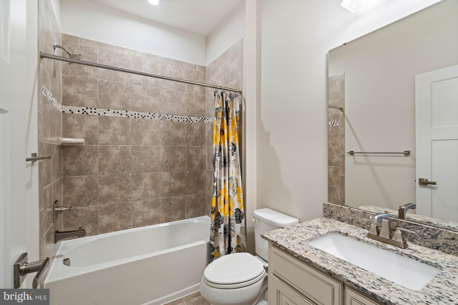 2117 Hemlock Bay Road Dumfries, VA 22026 - Photo 26 of 43 Upper Hall Bath