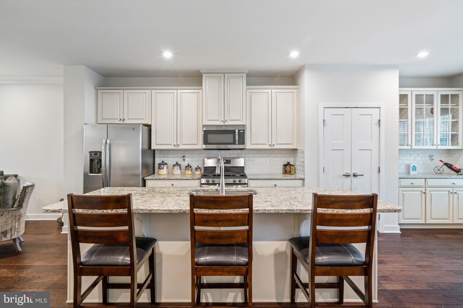 2117 Hemlock Bay Road Dumfries, VA 22026 - Photo 10 of 43 Island