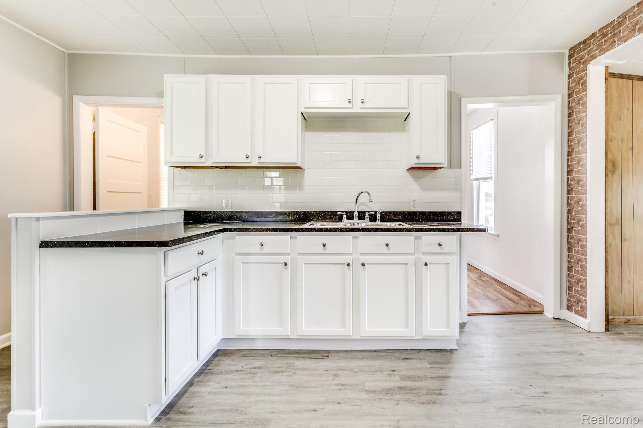 7672 Fargo Road Avoca, MI 48006 - Photo 5 of 32 7276 Fargo Rd Reshoot (2 of 10).jpg