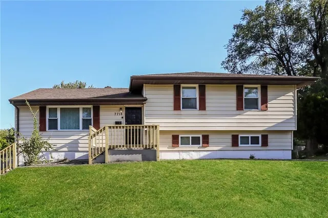 $1,895 | 7718 Northeast 54th Street, Kansas City, MO 64119