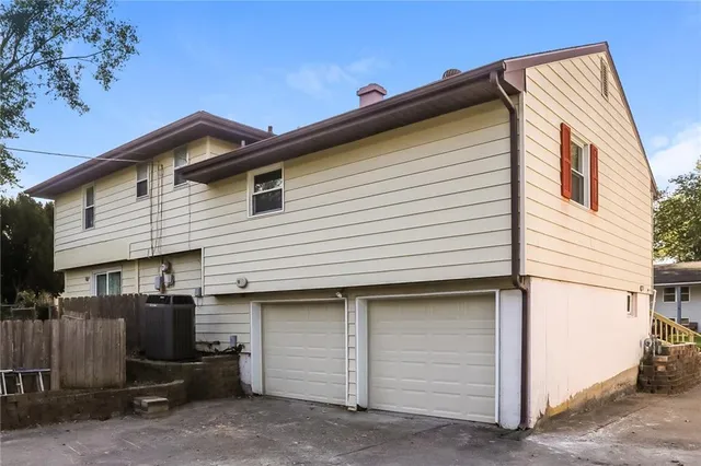 $1,895 | 7718 Northeast 54th Street, Kansas City, MO 64119