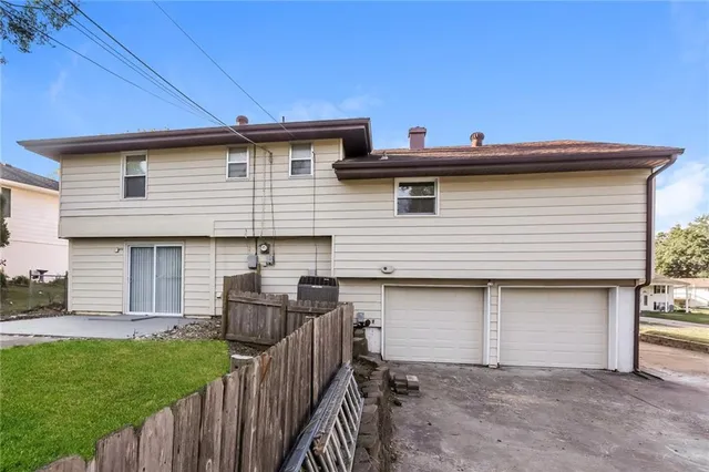 $1,895 | 7718 Northeast 54th Street, Kansas City, MO 64119