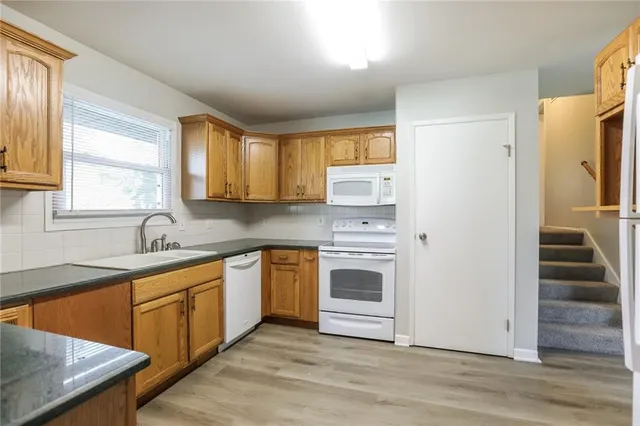 $1,895 | 7718 Northeast 54th Street, Kansas City, MO 64119