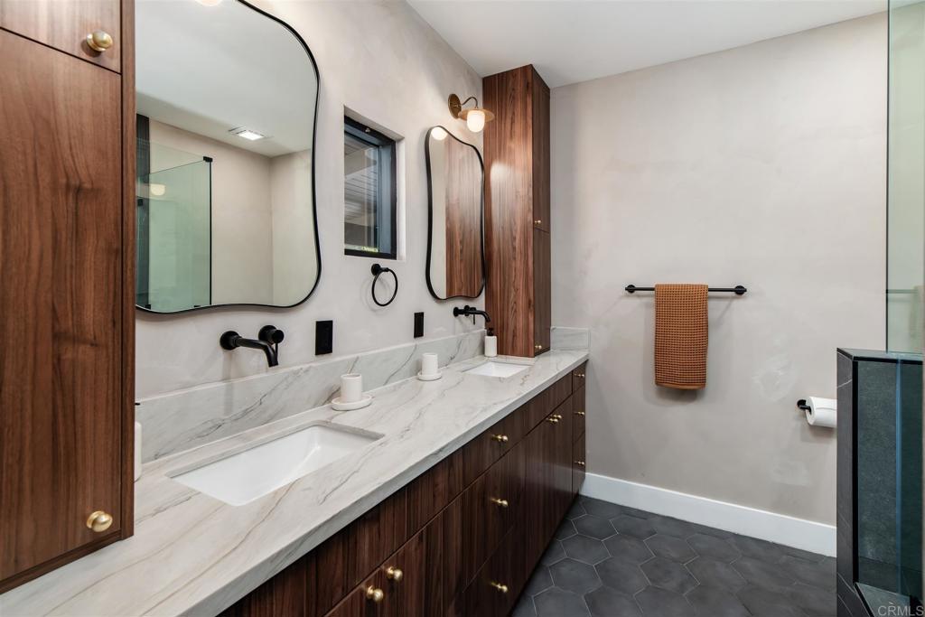 2951 Anaheim Street Escondido, CA 92025 - Photo 16 of 50 Primary Bath