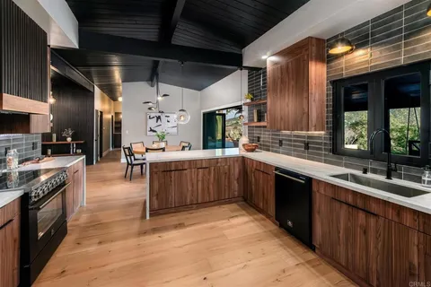 $1,650,000 | 2951 Anaheim Street, Escondido, CA 92025