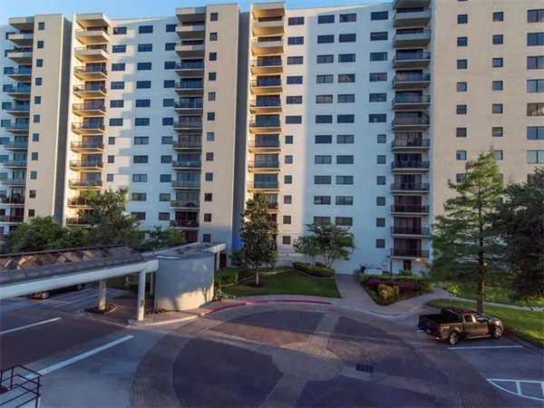 $2,495 | 40 North Interstate Highway 35, Unit 2A2, Austin, TX 78701