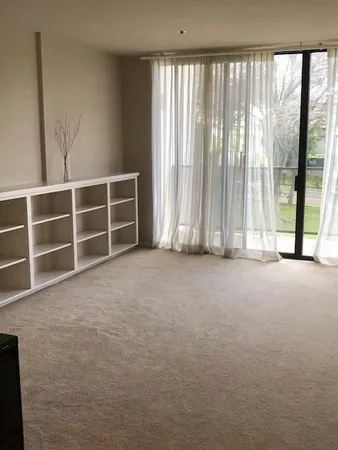 $2,495 | 40 North Interstate Highway 35, Unit 2A2, Austin, TX 78701