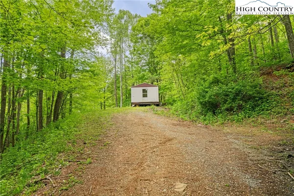 $995,000 | 122 Poplar Creek Estates Drive, Todd, NC 28684