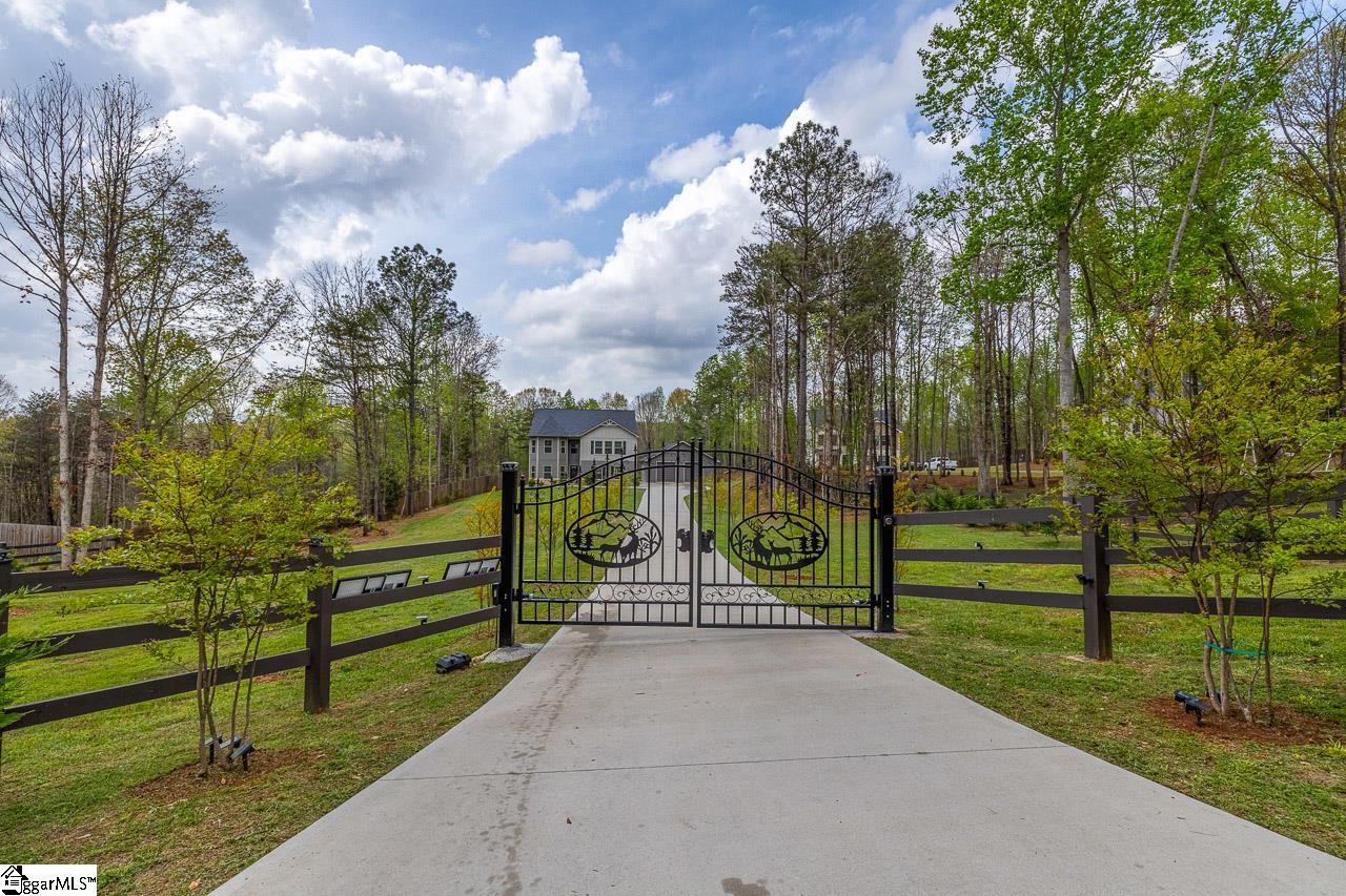 270 Forest Lake Road Duncan, SC 29334 - Photo 5 of 32 Gallery Image 5