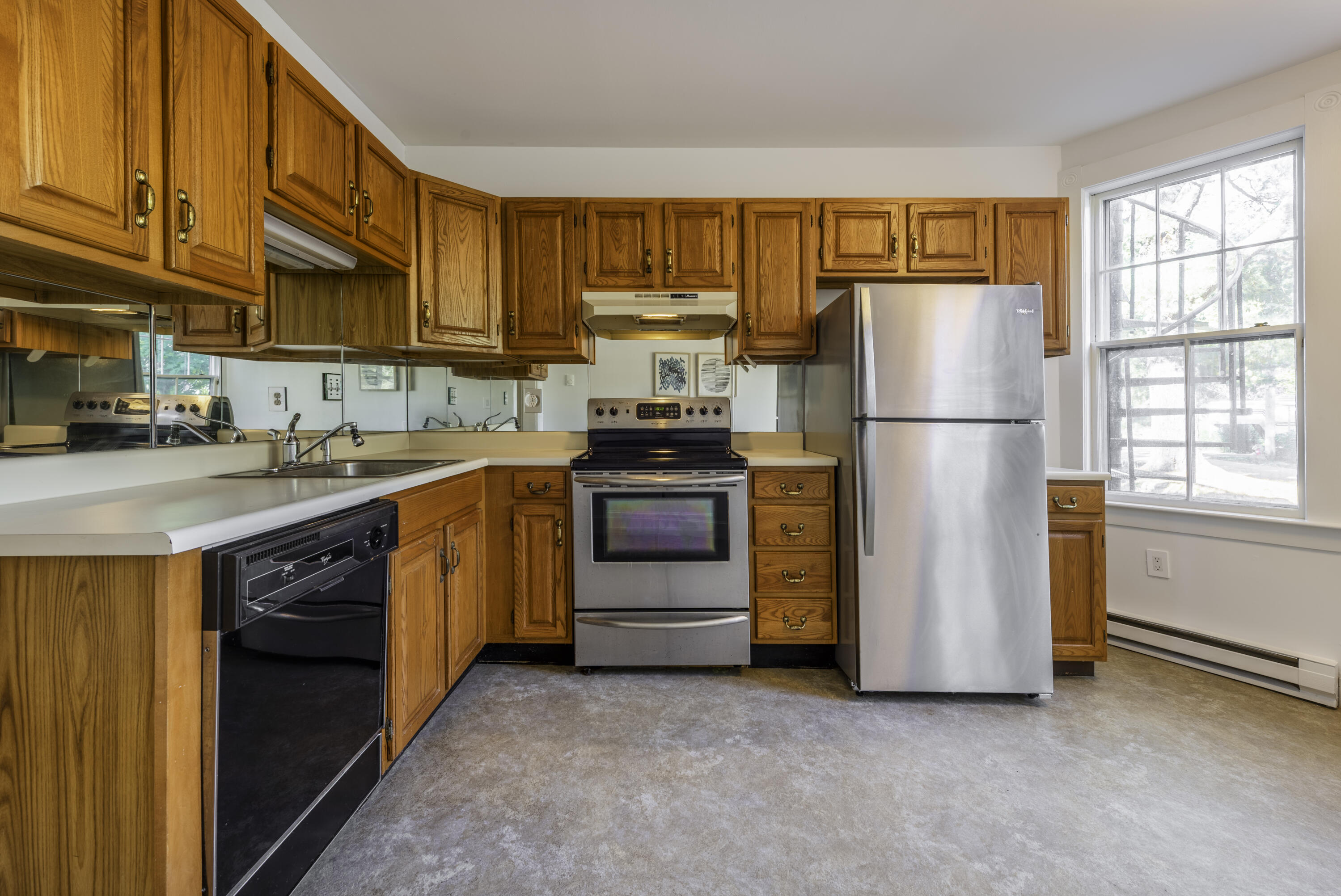 589 York Street, Unit 11 York, ME 03909 - Photo 13 of 27 20