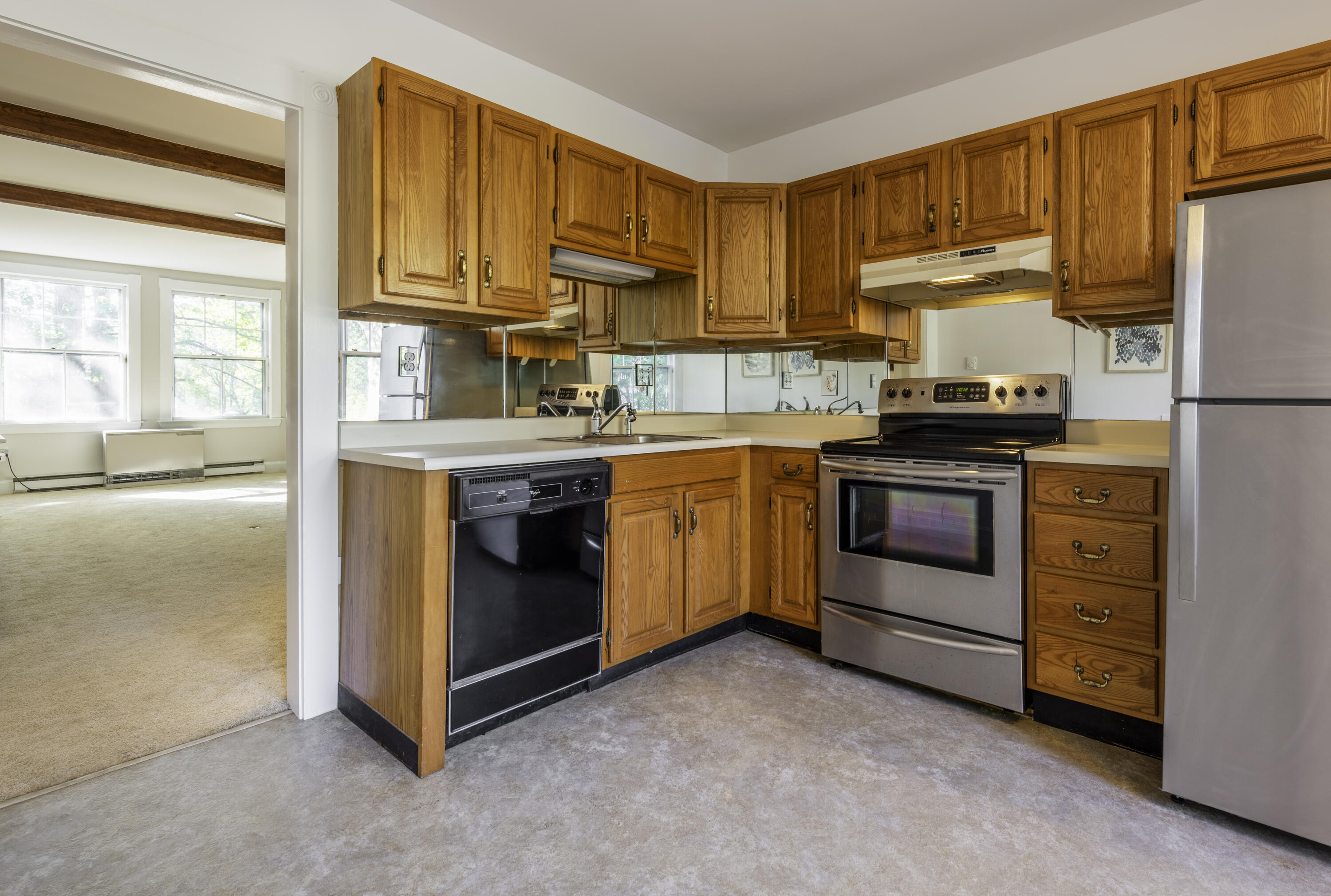 589 York Street, Unit 11 York, ME 03909 - Photo 14 of 27 21