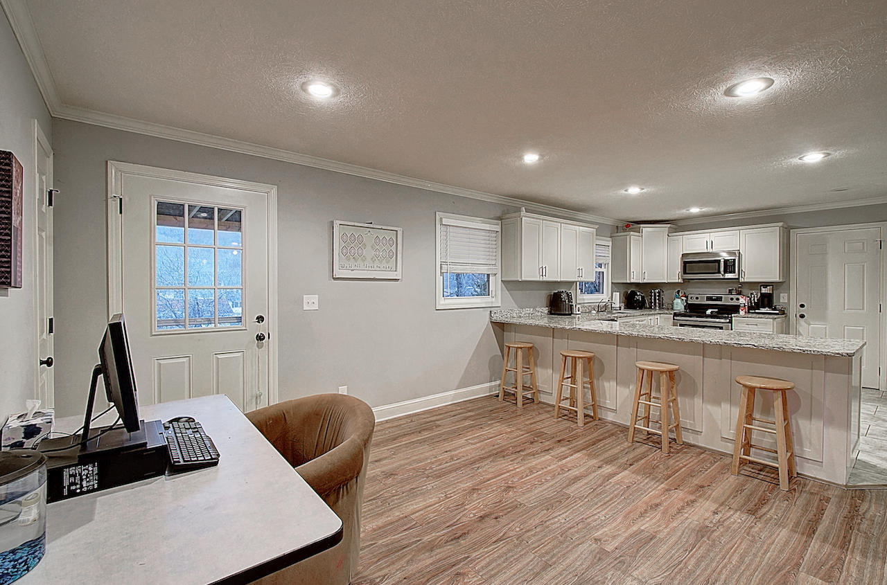 122 Ed Davis Road Elizabethton, TN 37643 - Photo 16 of 35 Flex Space