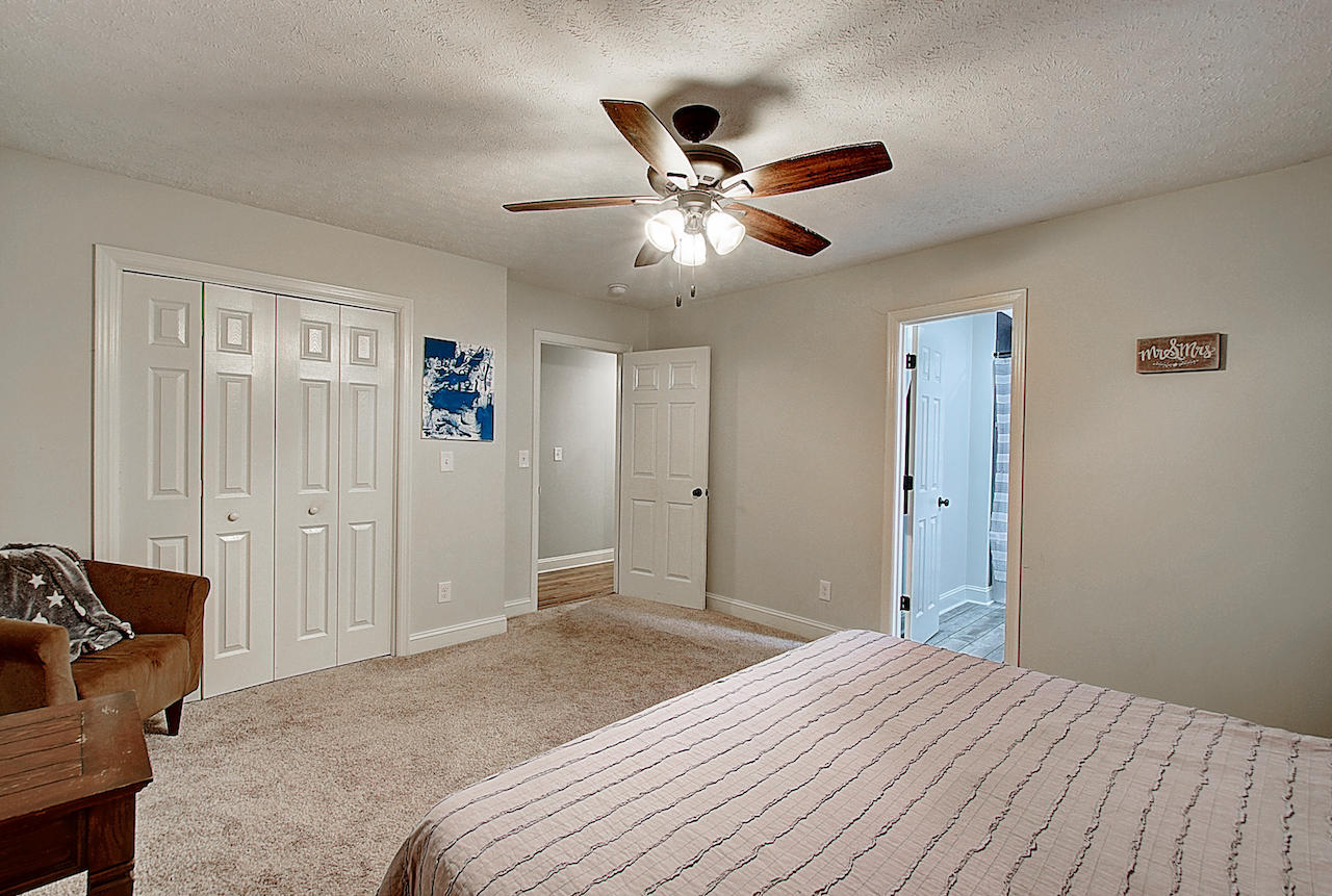 122 Ed Davis Road Elizabethton, TN 37643 - Photo 19 of 35 Master Bedroom