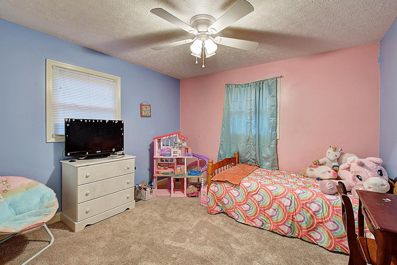 122 Ed Davis Road Elizabethton, TN 37643 - Photo 21 of 35 Bedroom Two