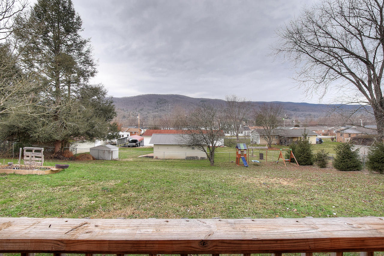 122 Ed Davis Road Elizabethton, TN 37643 - Photo 29 of 35 Mountain Views