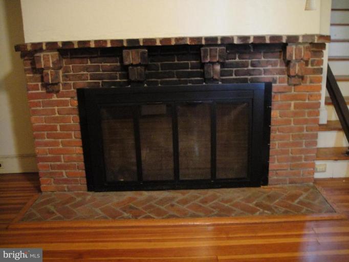 510 Wilson Road Annapolis, MD 21401 - Photo 6 of 10 Living Room