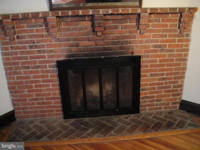 510 Wilson Road Annapolis, MD 21401 - Photo 7 of 10 Fireplace