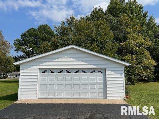 1074 Pershing Road West Frankfort, IL 62896 - Photo 6 of 23 Gallery Image 6