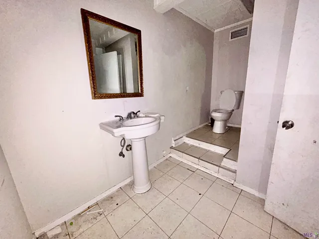 $320,000 | 6688 West Main Street, Houma, LA 70360