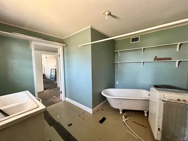 $320,000 | 6688 West Main Street, Houma, LA 70360