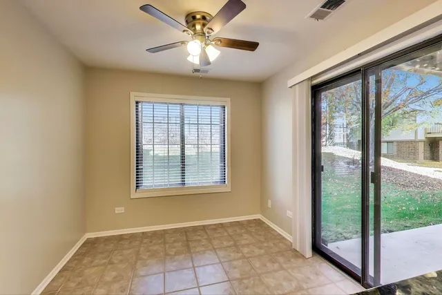 $329,000 | 1640 West Partridge Lane, Unit 7, Arlington Heights, IL 60004