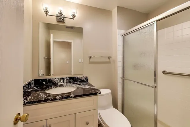 $329,000 | 1640 West Partridge Lane, Unit 7, Arlington Heights, IL 60004