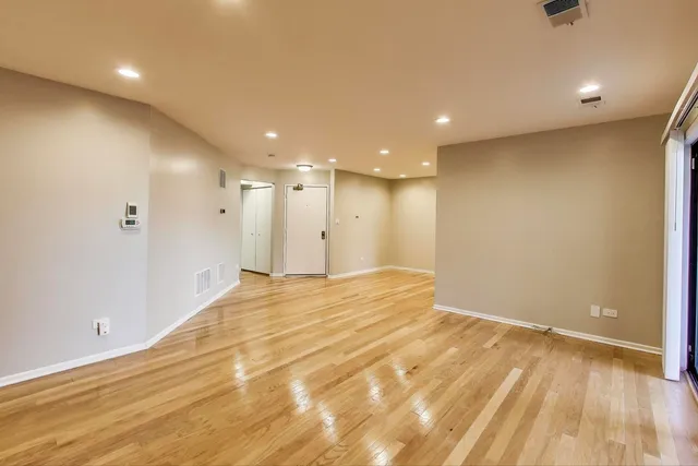 $329,000 | 1640 West Partridge Lane, Unit 7, Arlington Heights, IL 60004