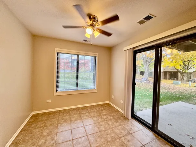 $329,000 | 1640 West Partridge Lane, Unit 7, Arlington Heights, IL 60004