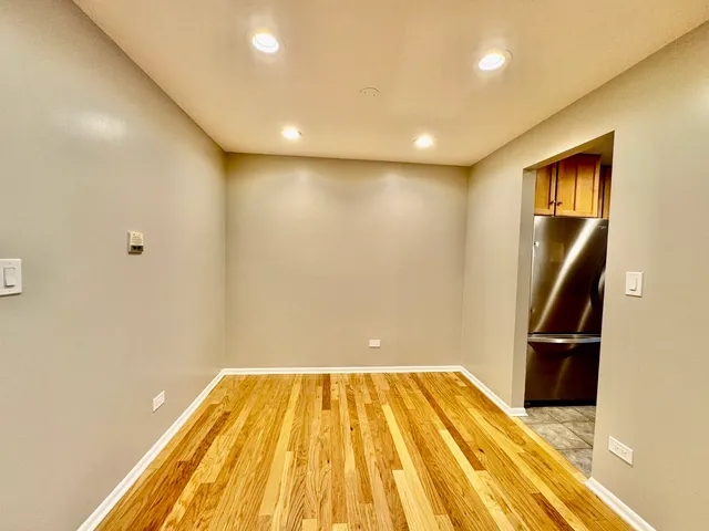 $329,000 | 1640 West Partridge Lane, Unit 7, Arlington Heights, IL 60004