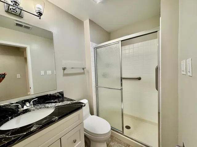 $329,000 | 1640 West Partridge Lane, Unit 7, Arlington Heights, IL 60004