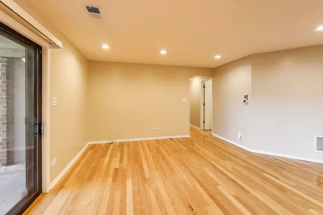 $329,000 | 1640 West Partridge Lane, Unit 7, Arlington Heights, IL 60004