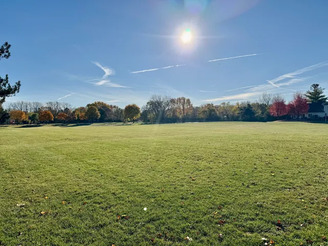 $329,000 | 1640 West Partridge Lane, Unit 7, Arlington Heights, IL 60004