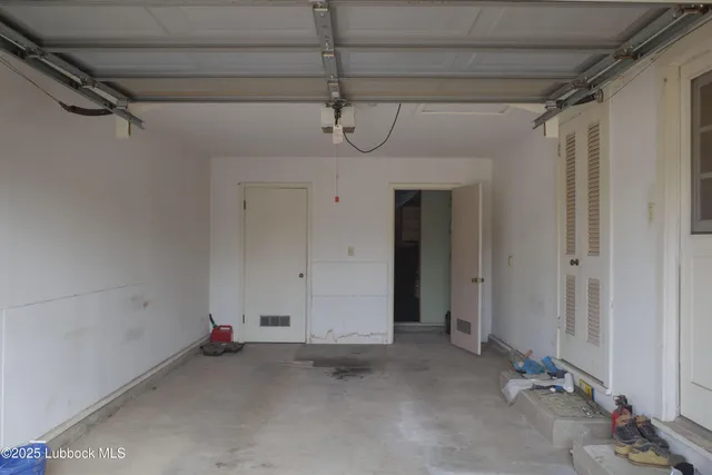 a view of a garage