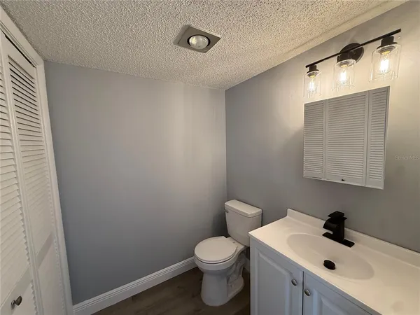 $1,900 | 5055 Eaglesmere Drive, Unit D04, Orlando, FL 32819