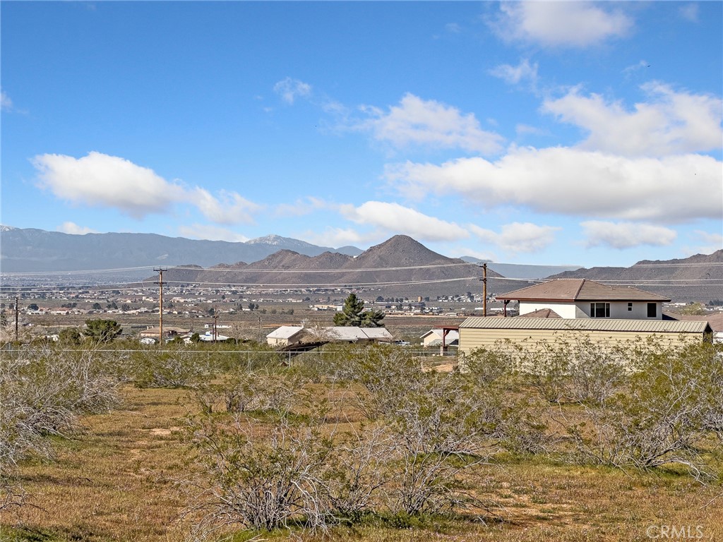 16986 Ocotilla Road Apple Valley, CA 92307 - Photo 35 of 39 a view of a lake with a city
