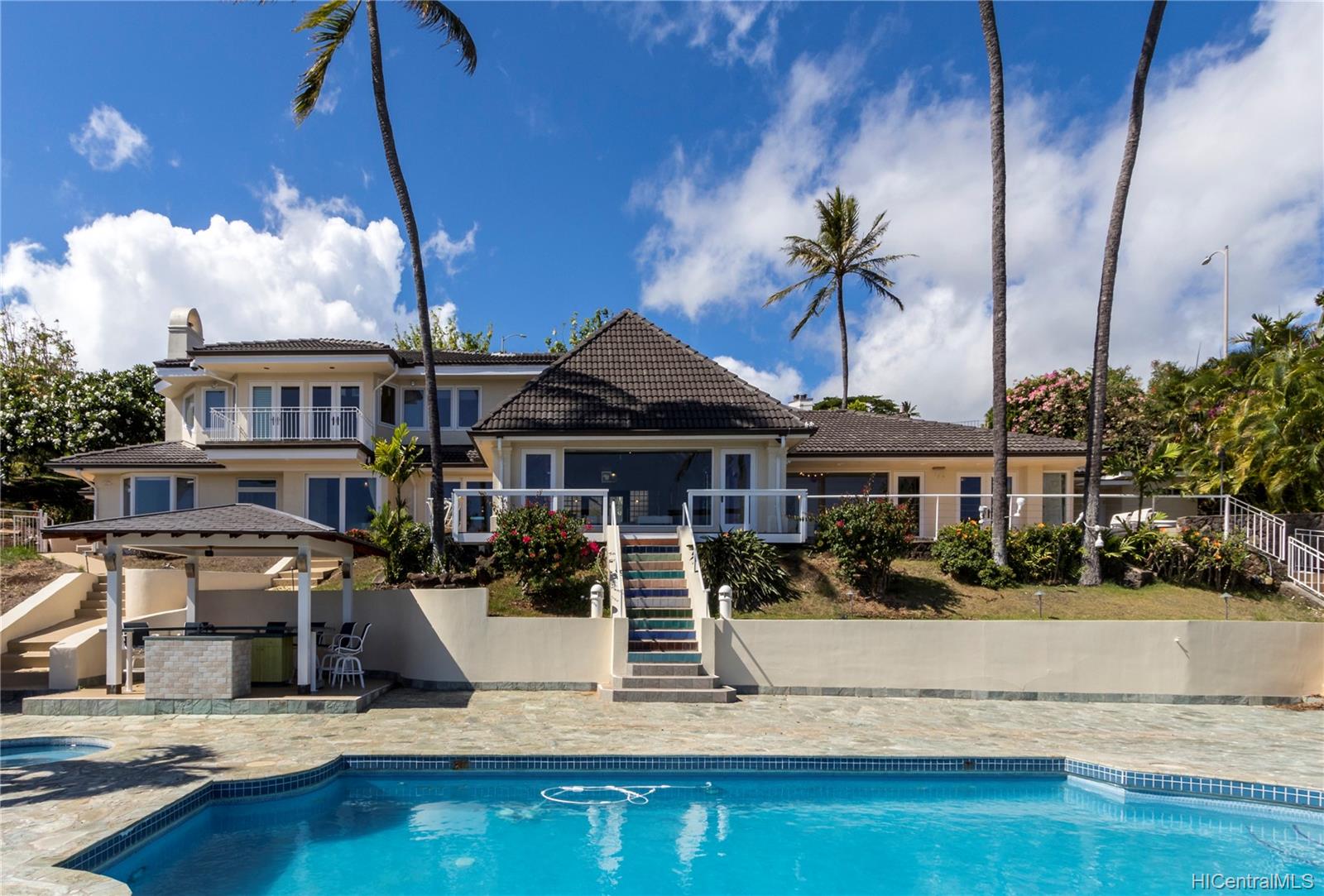 398 Puuikena Drive, Honolulu, HI 96821 Compass