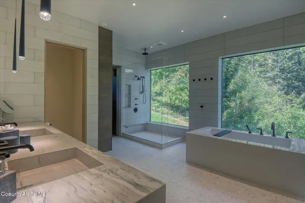$7,950,000 | 45 Lower Rock Harbor, Sagle, ID 83860