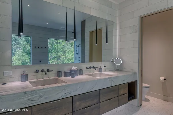 $7,950,000 | 45 Lower Rock Harbor, Sagle, ID 83860