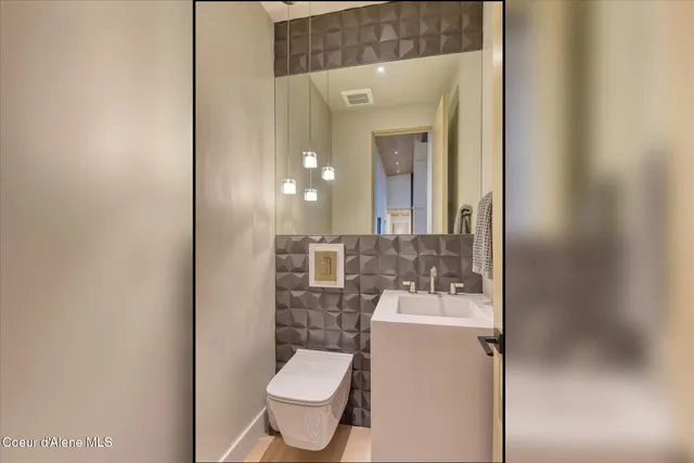 $7,950,000 | 45 Lower Rock Harbor, Sagle, ID 83860