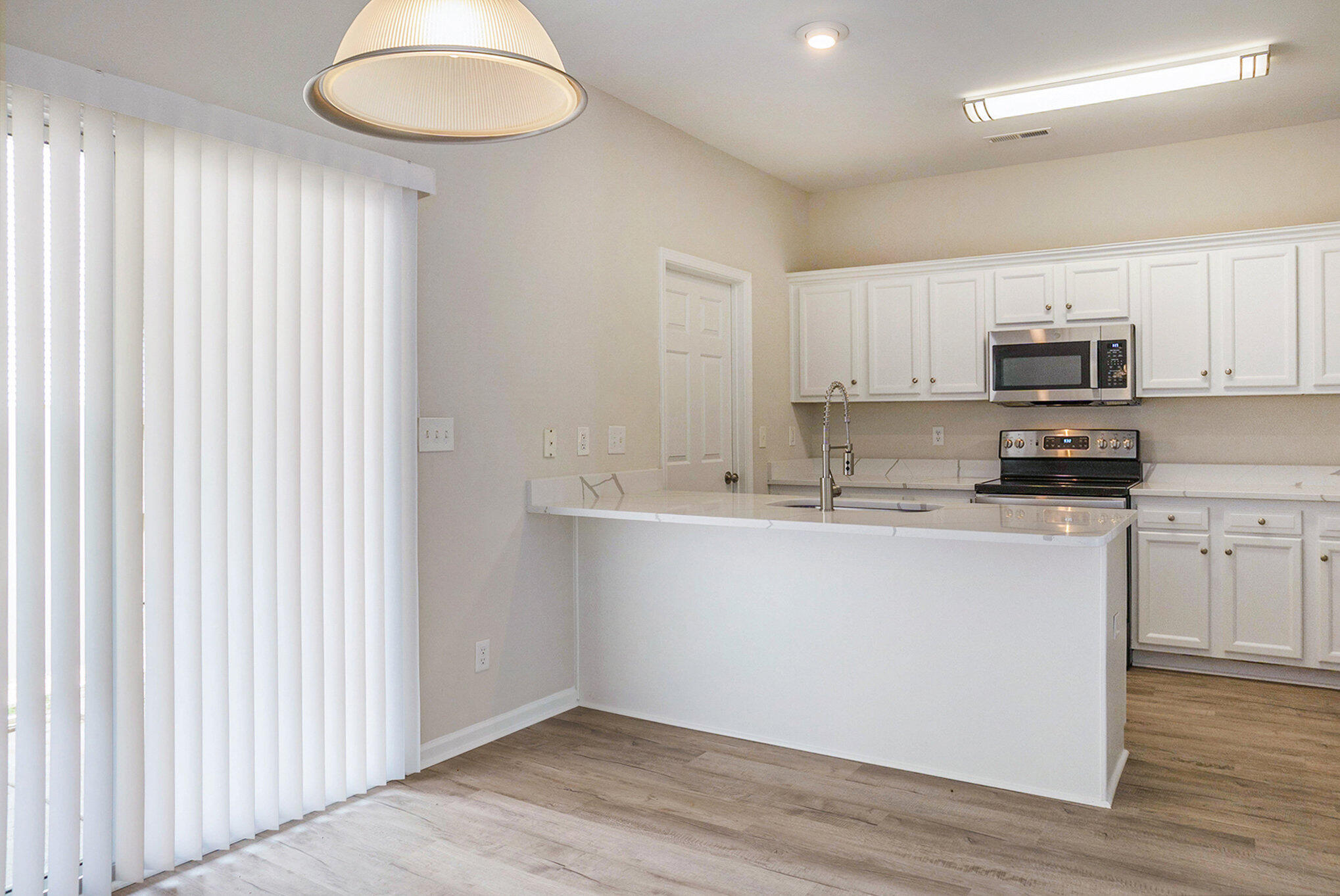 1045 Lexi Court Ladson, SC 29456 - Photo 5 of 19 007_fgp03810_133