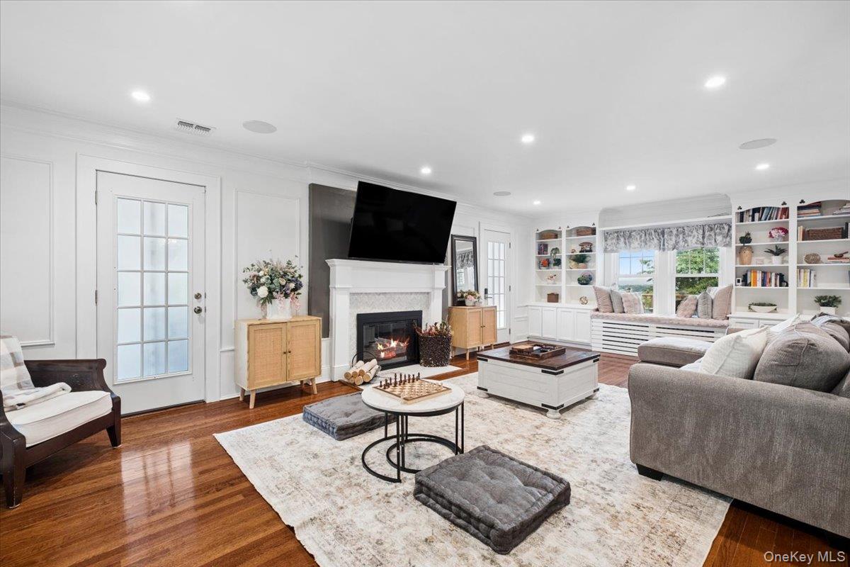 27 Ryder Road Ossining, NY 10562 - Photo 5 of 39 large and inviting with window seat to enjoy the view
