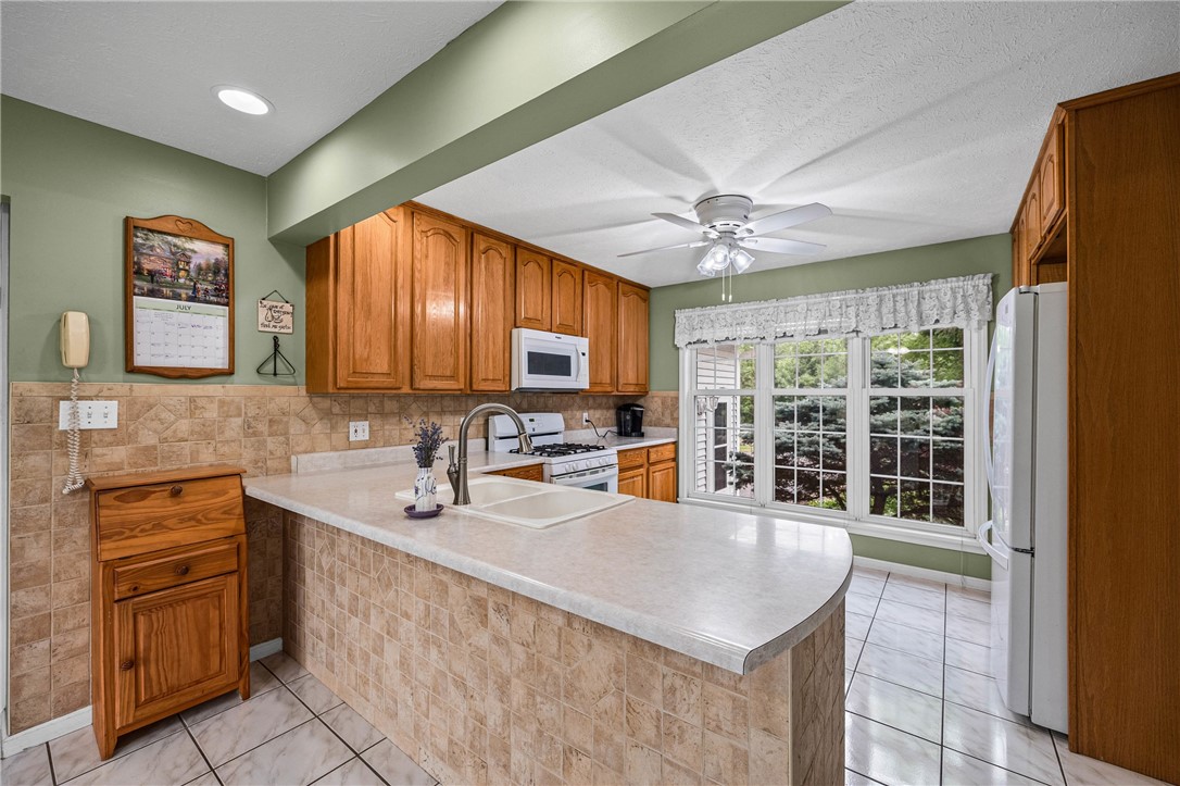 8 Summer Ridge Circle Clarkson, NY 14420 - Photo 11 of 49